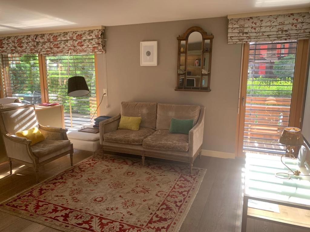 An Apartment In A Modern Swiss Chalet Изелтвалд Екстериор снимка
