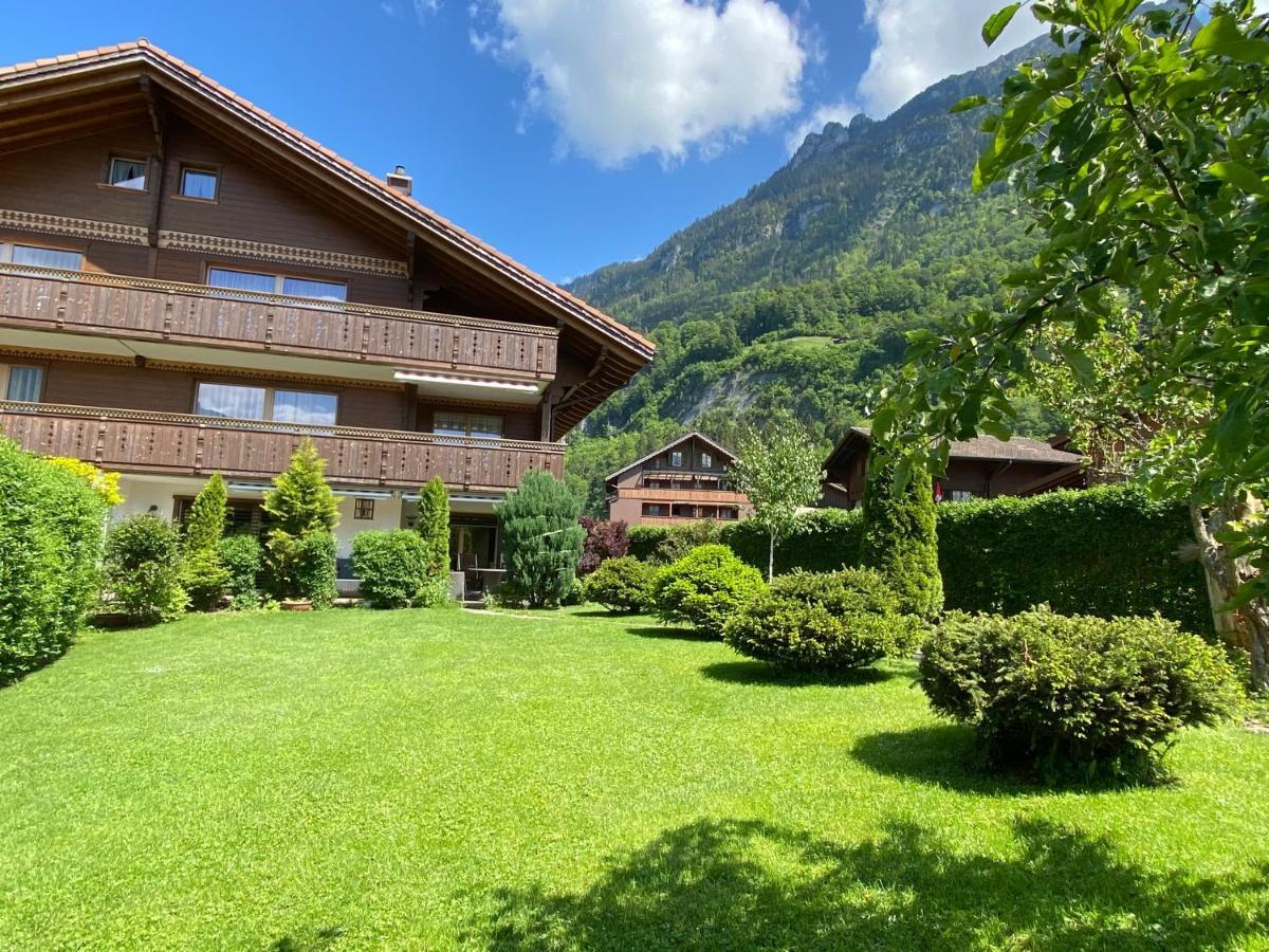 An Apartment In A Modern Swiss Chalet Изелтвалд Екстериор снимка